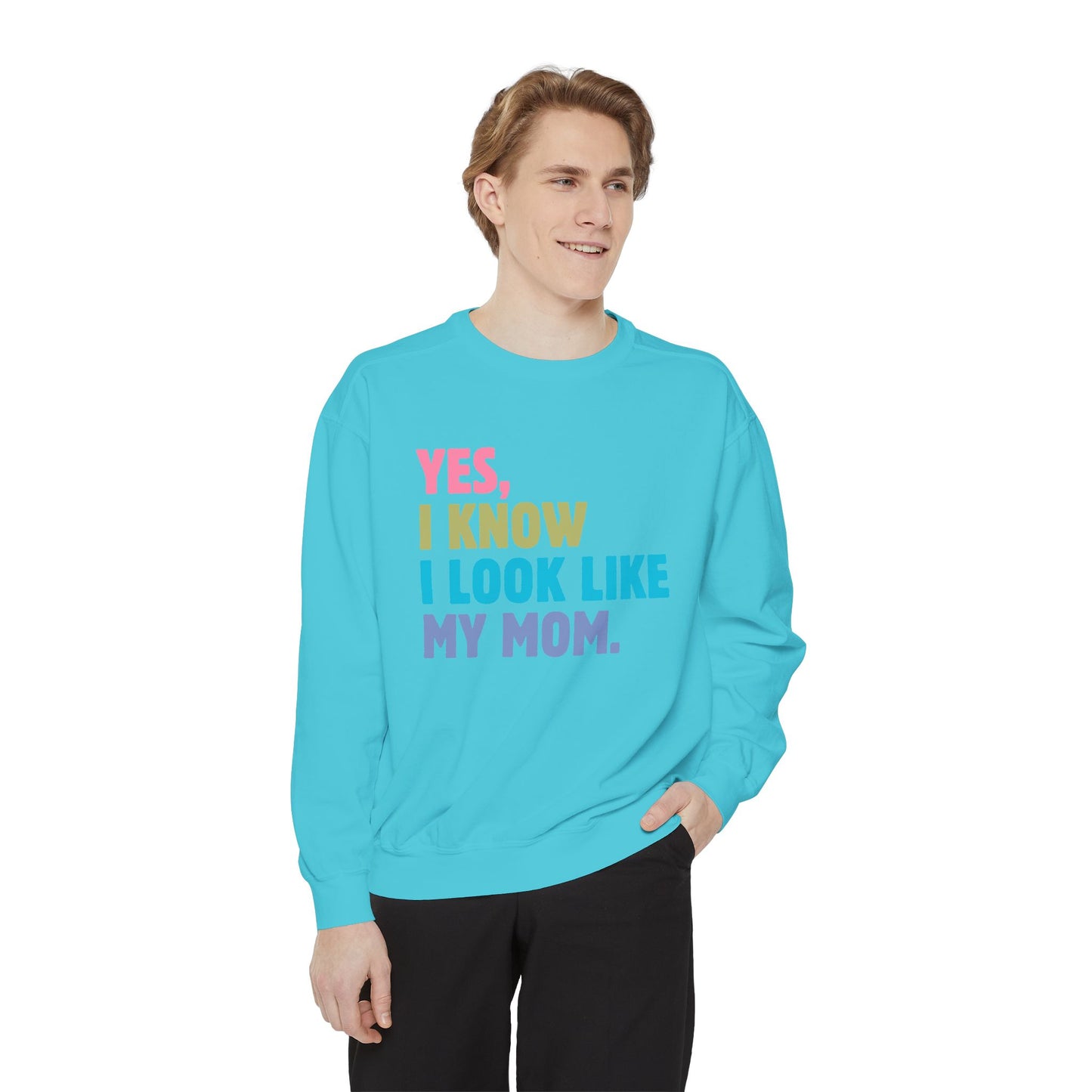 I Look Like My Mom Sweatshirt, Trendy Crewneck, Aesthetic Sweatshirt, Comfort Colors, Comfy Sweatshirt, Relaxing Sweatshirt