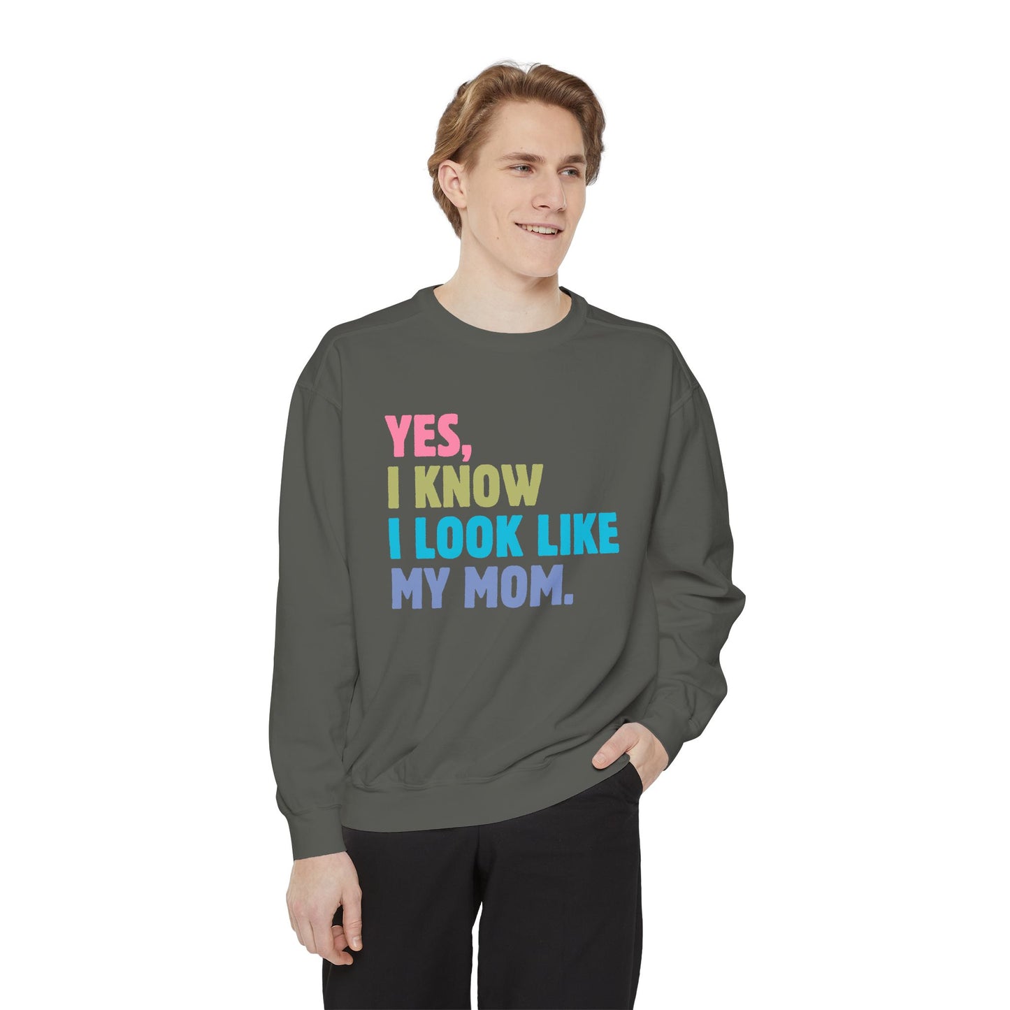 I Look Like My Mom Sweatshirt, Trendy Crewneck, Aesthetic Sweatshirt, Comfort Colors, Comfy Sweatshirt, Relaxing Sweatshirt