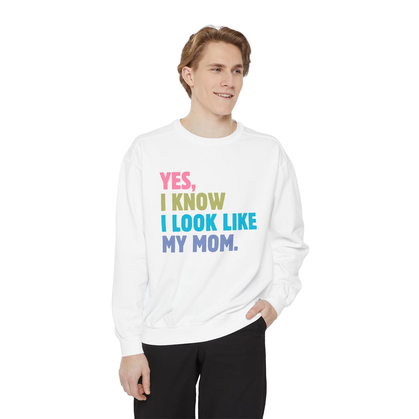 I Look Like My Mom Sweatshirt, Trendy Crewneck, Aesthetic Sweatshirt, Comfort Colors, Comfy Sweatshirt, Relaxing Sweatshirt