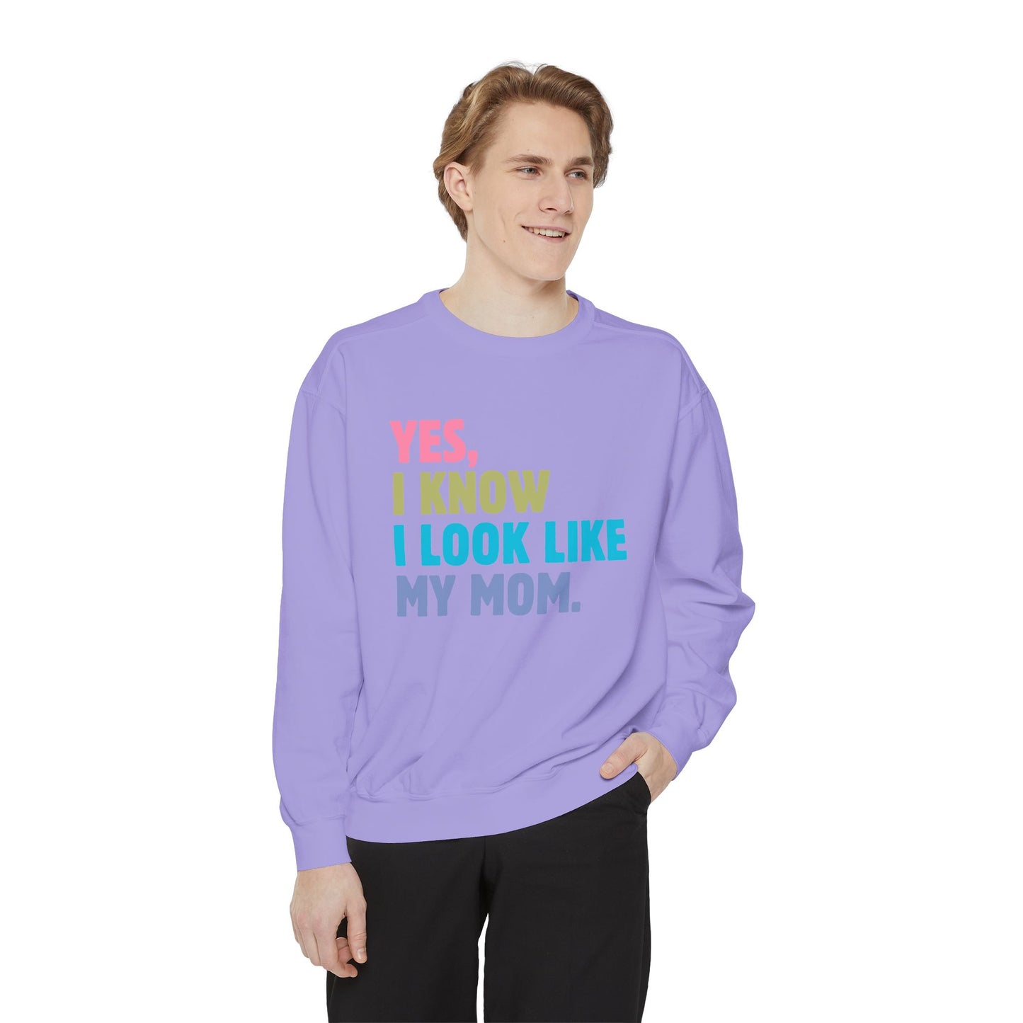 I Look Like My Mom Sweatshirt, Trendy Crewneck, Aesthetic Sweatshirt, Comfort Colors, Comfy Sweatshirt, Relaxing Sweatshirt