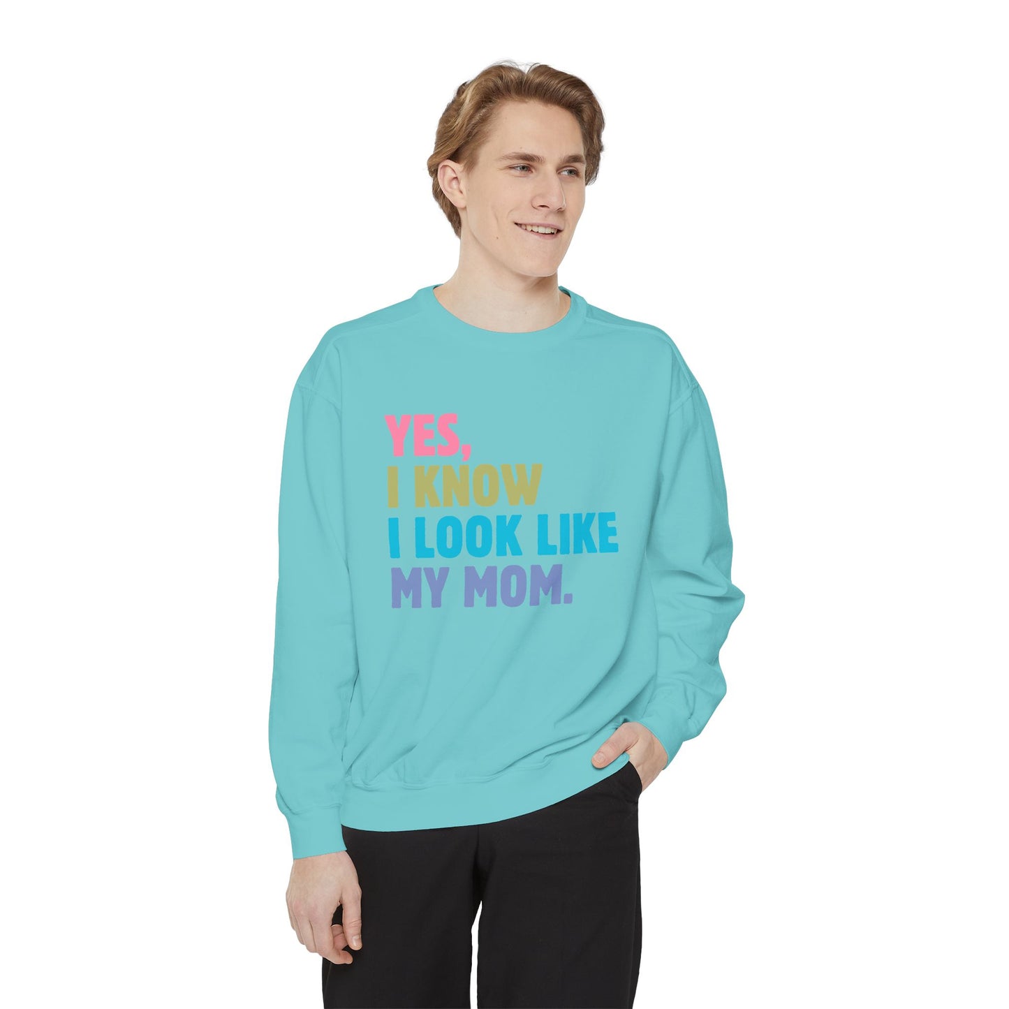 I Look Like My Mom Sweatshirt, Trendy Crewneck, Aesthetic Sweatshirt, Comfort Colors, Comfy Sweatshirt, Relaxing Sweatshirt