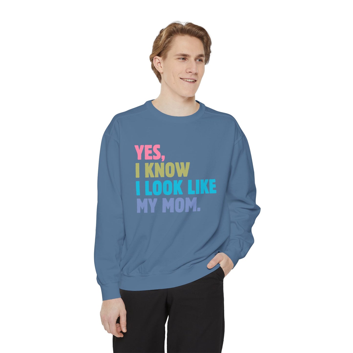 I Look Like My Mom Sweatshirt, Trendy Crewneck, Aesthetic Sweatshirt, Comfort Colors, Comfy Sweatshirt, Relaxing Sweatshirt